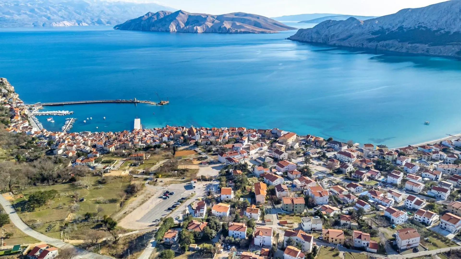 Apartments With A Parking Space Baska, Krk - 19523 0*, Baška